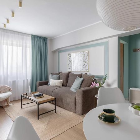 בוקרשט Holt - Sublime Minty Green 1Br On The Park מראה חיצוני תמונה