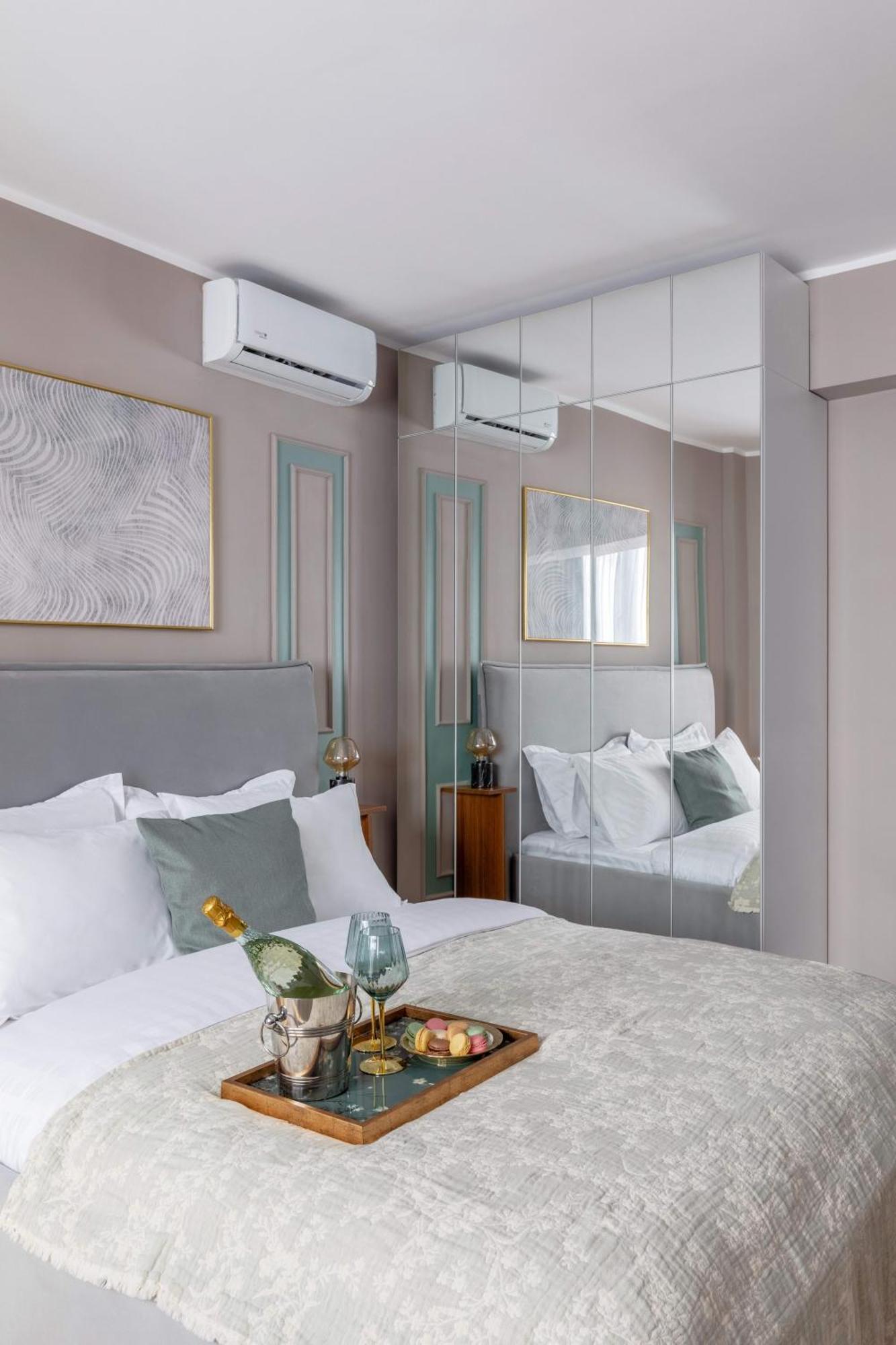 בוקרשט Holt - Sublime Minty Green 1Br On The Park מראה חיצוני תמונה